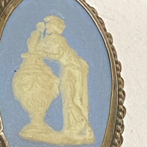 1" x 5/8" Vintage Wedgwood Style Blue & White Cameo Clip-On Earrings Oval Shape - Picture 6 of 12
